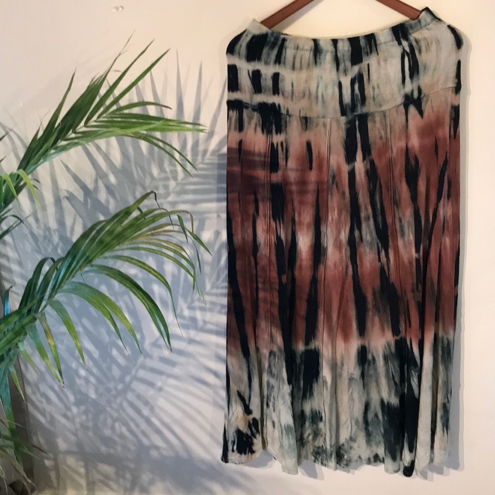 Maxi skirt or strapless dress
